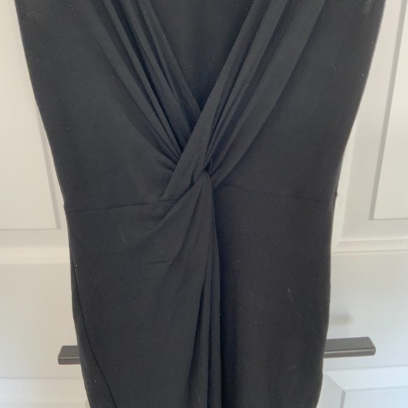 Dynamite V Neck Body Con Dress with Twisted Front - Picture 4 of 6